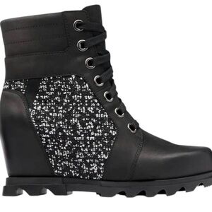 Sorel Joan of Arctic Wedge III Lexie Boots Wedge Black and Sea Salt White